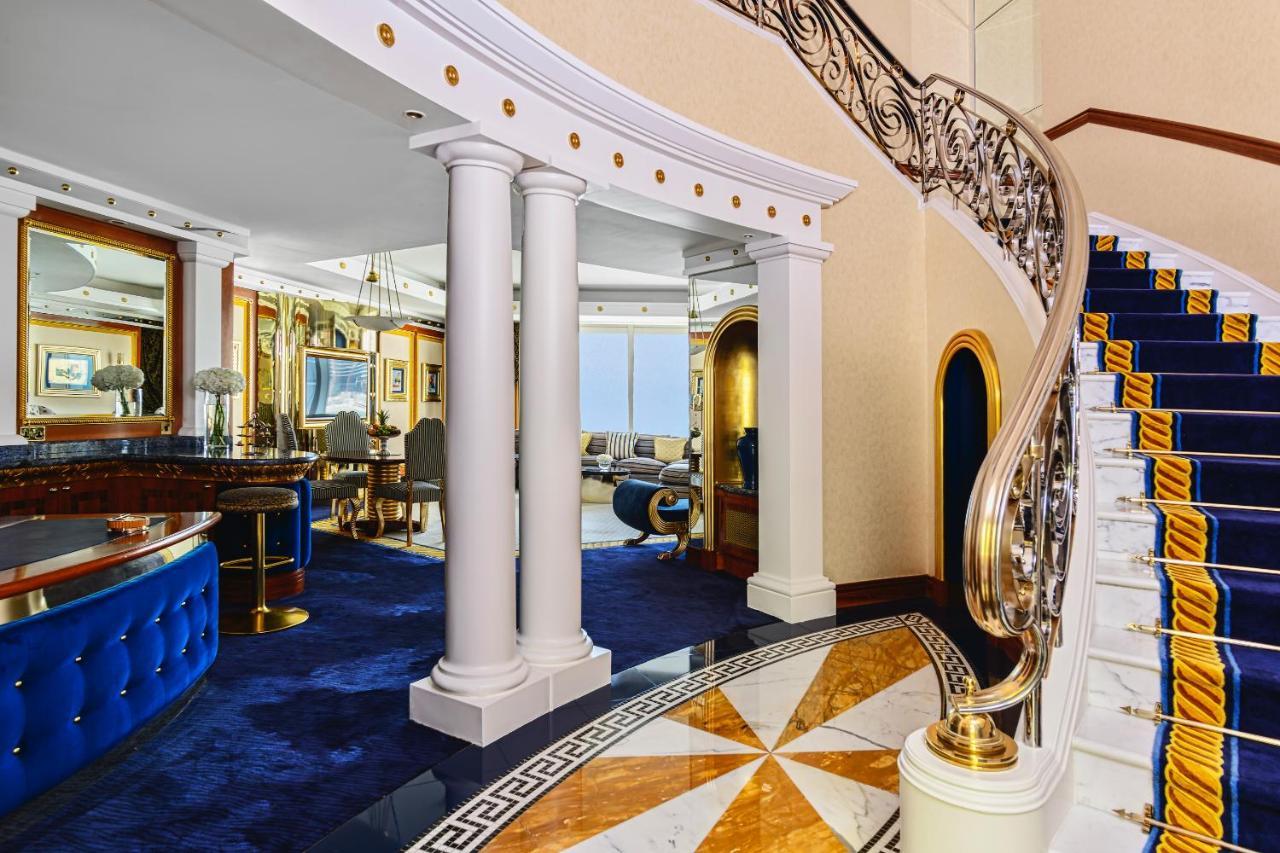 Jumeirah Burj Al Arab Dubai Esterno foto The interior of the Royal Suite