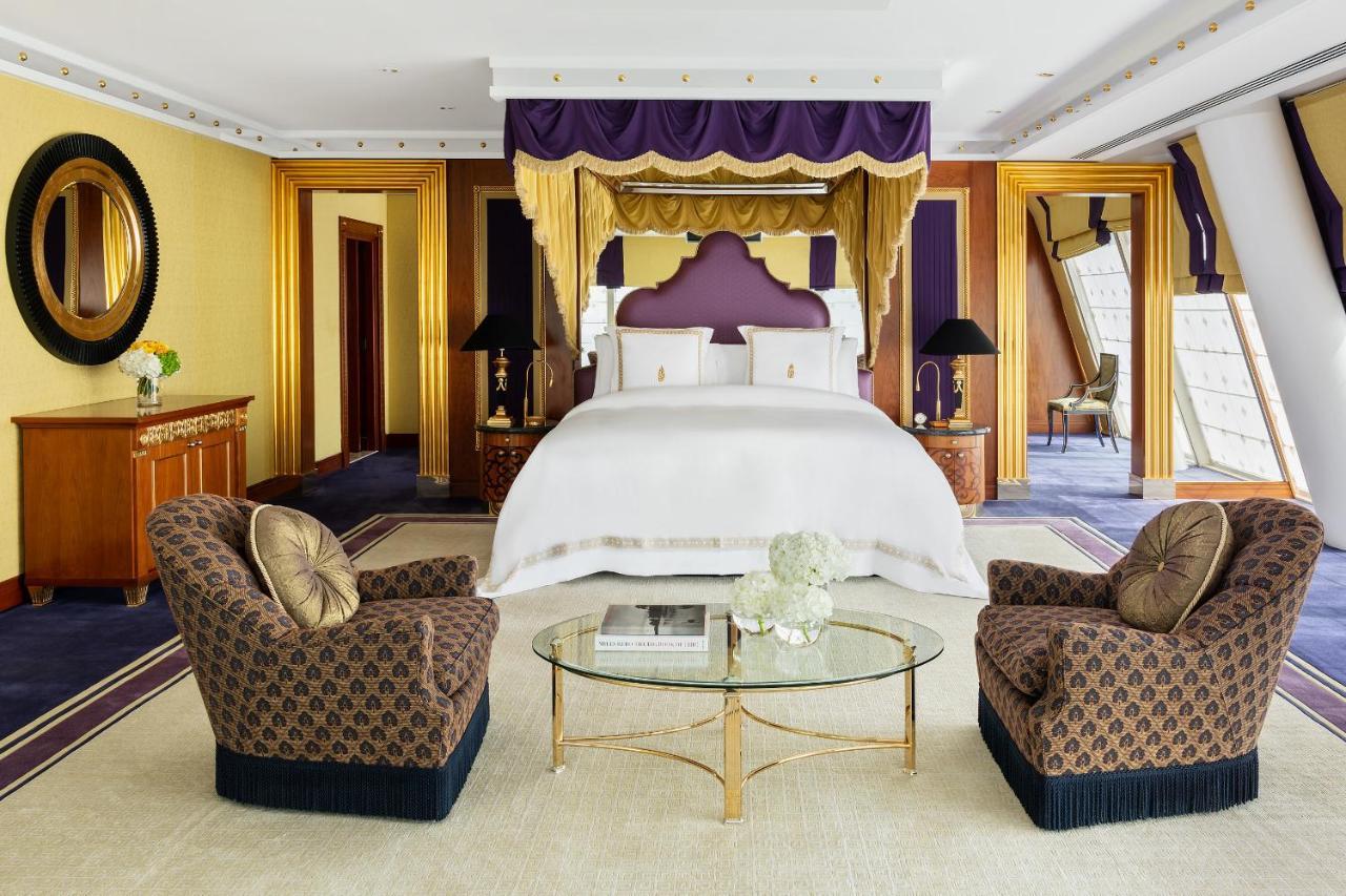 Jumeirah Burj Al Arab Dubai Esterno foto A bedroom in the Royal Suite