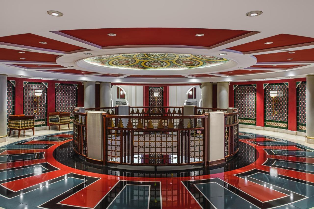 Jumeirah Burj Al Arab Dubai Esterno foto The lobby of the hotel